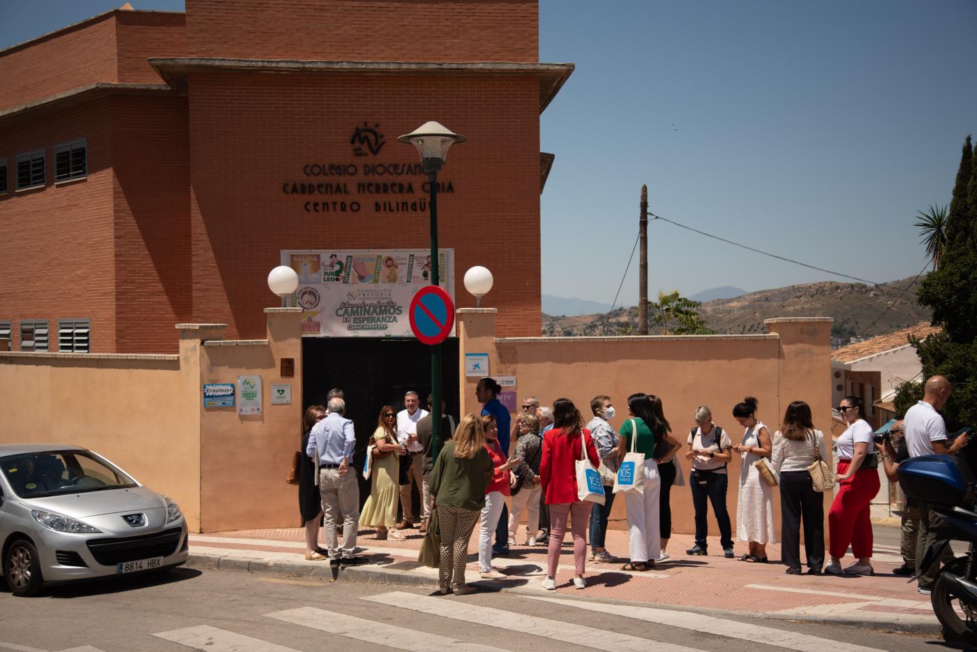 Parada de la Línea 105 en el Colegio Diocesano Cardenal Herrera Oria
