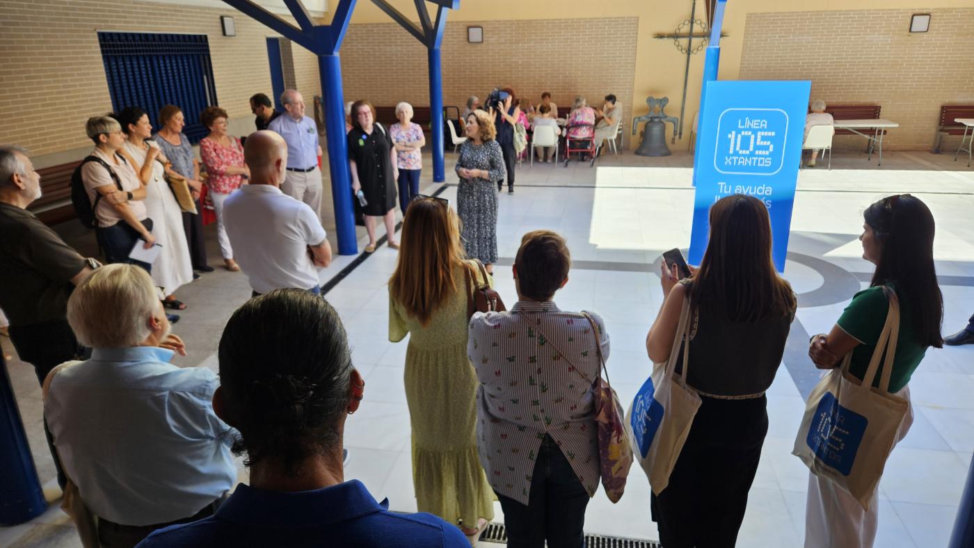 Visita a la parroquia de la Amargura de la Línea 105