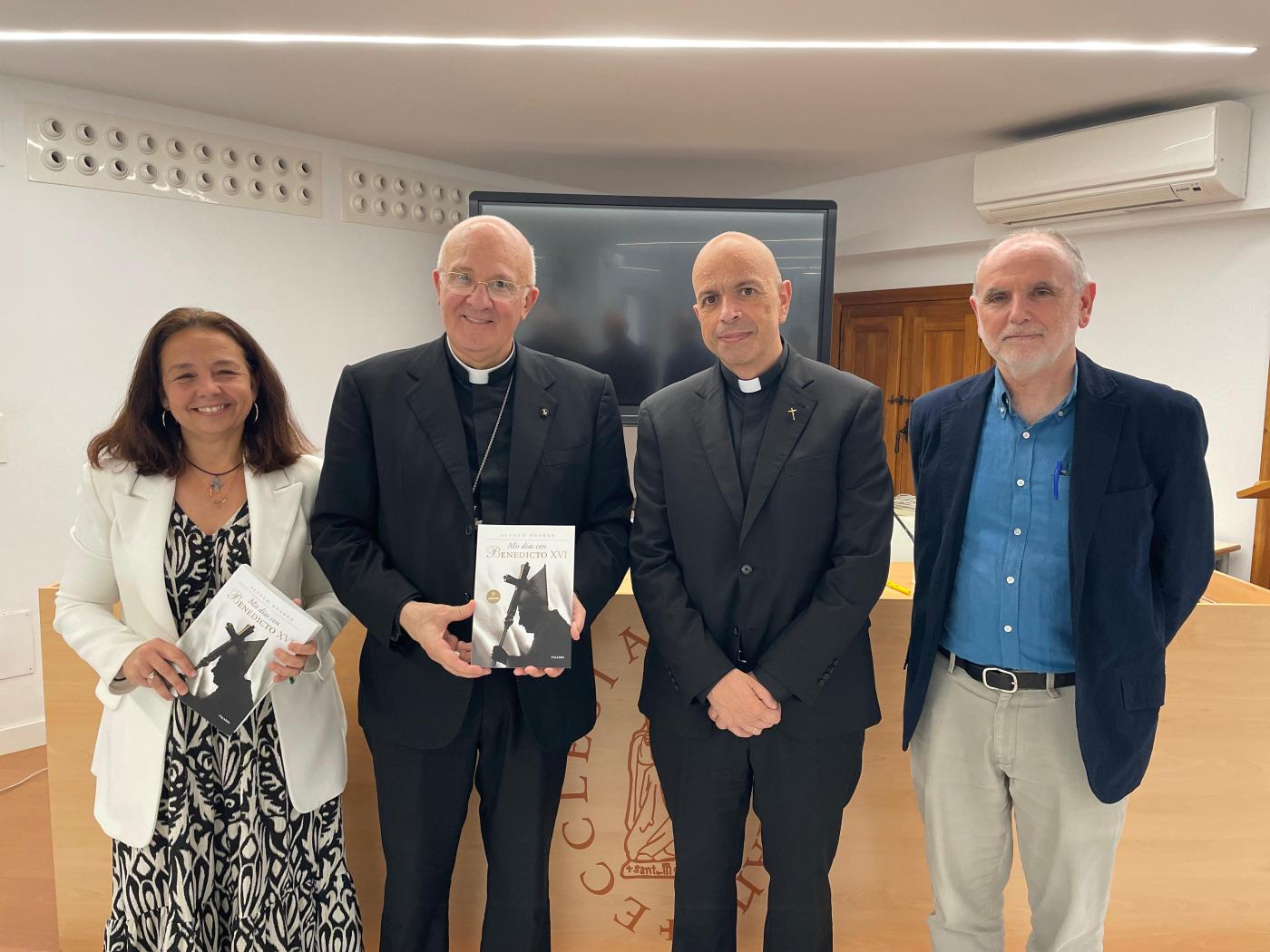 Mons. Alfred Xuereb: «Esta obra pretende ser un gesto de profundo afecto filial y gratitud hacia el papa Benedicto XVI»