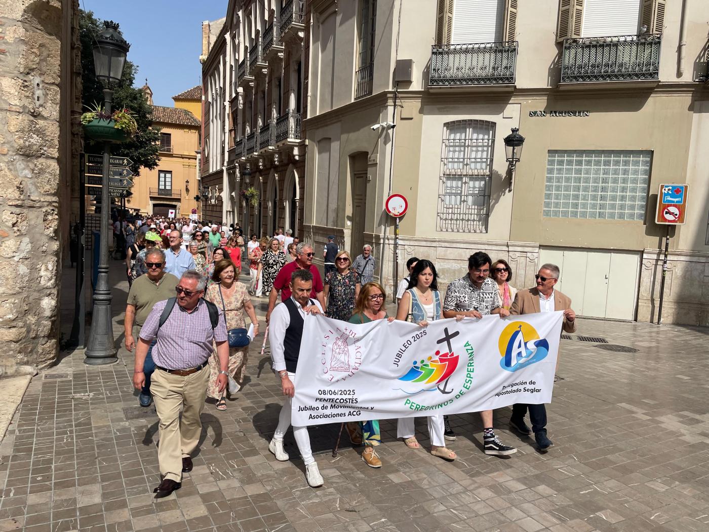 Los laicos peregrinaron juntos a la Catedral en Pentecostés
