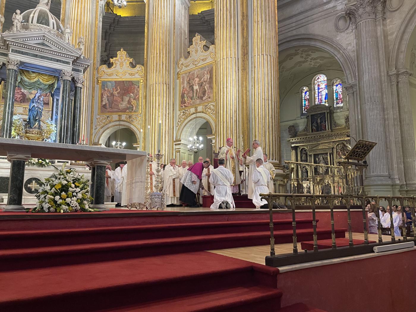 Ordenación sacerdotal de Antonio del Río y José Ignacio Postigo en la Catedral de Málaga // E. LLAMAS