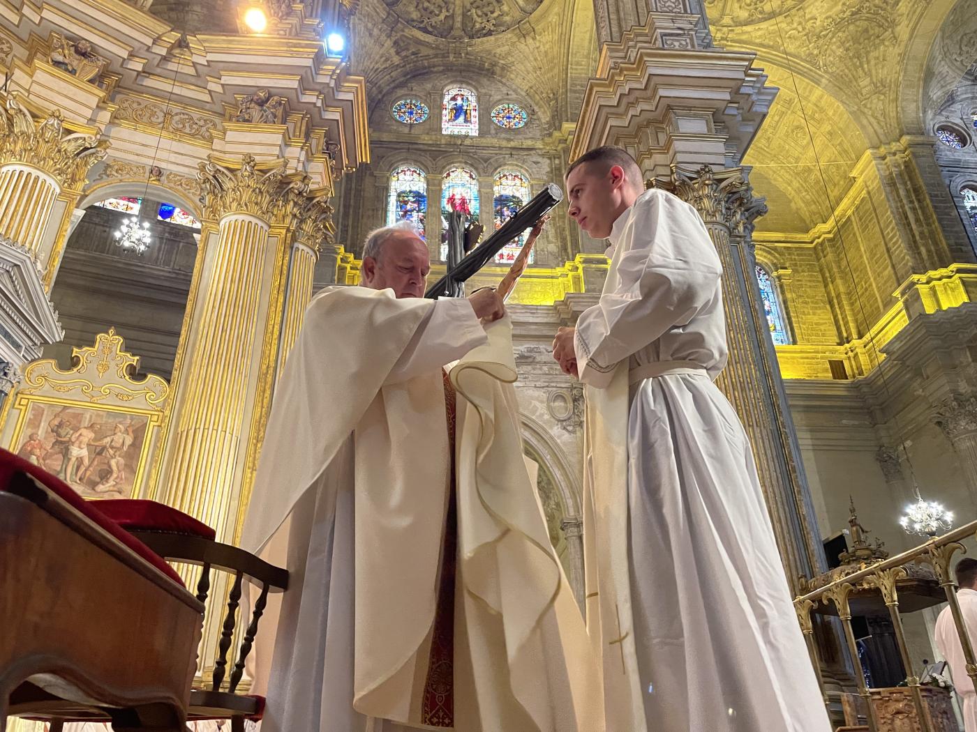 Ordenación sacerdotal de Antonio del Río y José Ignacio Postigo en la Catedral de Málaga // E. LLAMAS