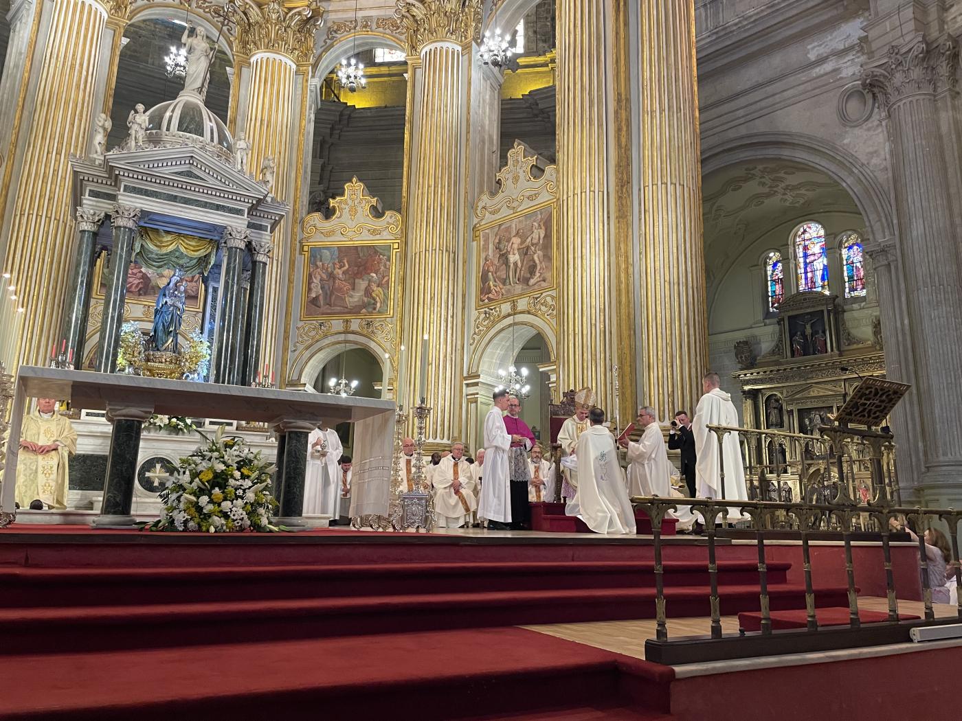 Ordenación sacerdotal de Antonio del Río y José Ignacio Postigo en la Catedral de Málaga // E. LLAMAS