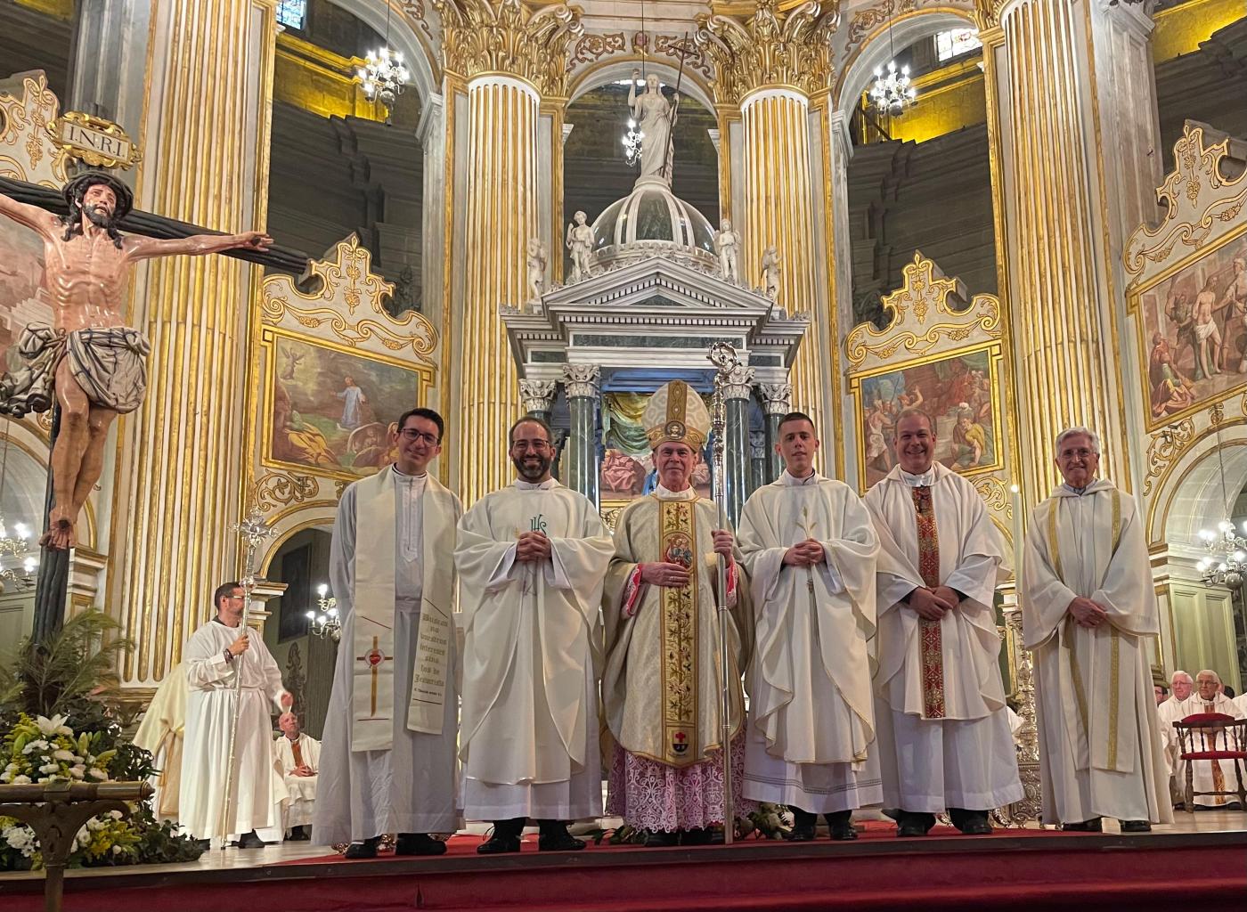 Ordenación sacerdotal de Antonio del Río y José Ignacio Postigo en la Catedral de Málaga // E. LLAMAS