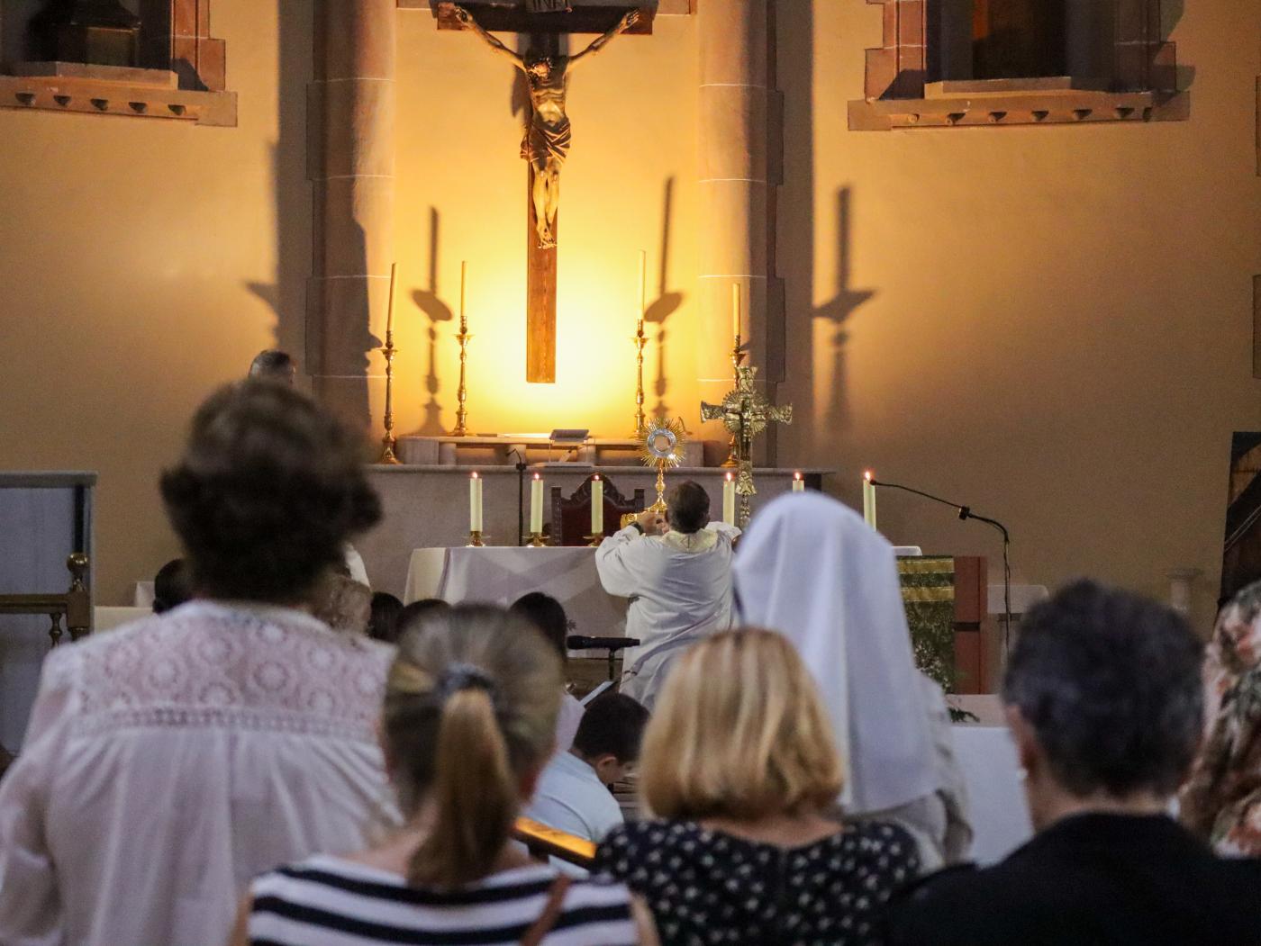 «Me llaman feligresa “todoterreno” y así es, dispuesta para lo que se necesite»