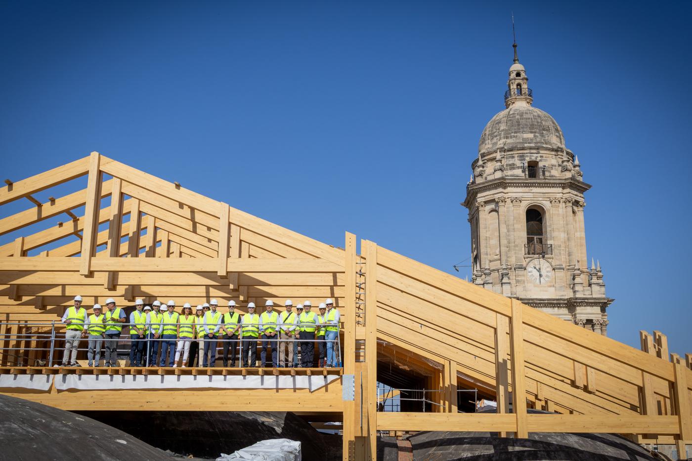 Visita a las obras de las cubiertas de la Catedral de la Diputación Provincial y Fundación Unicaja
