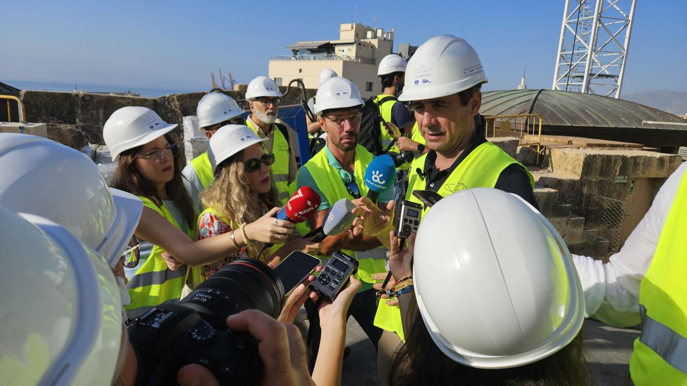 Visita de la prensa a las cubiertas de la Catedral