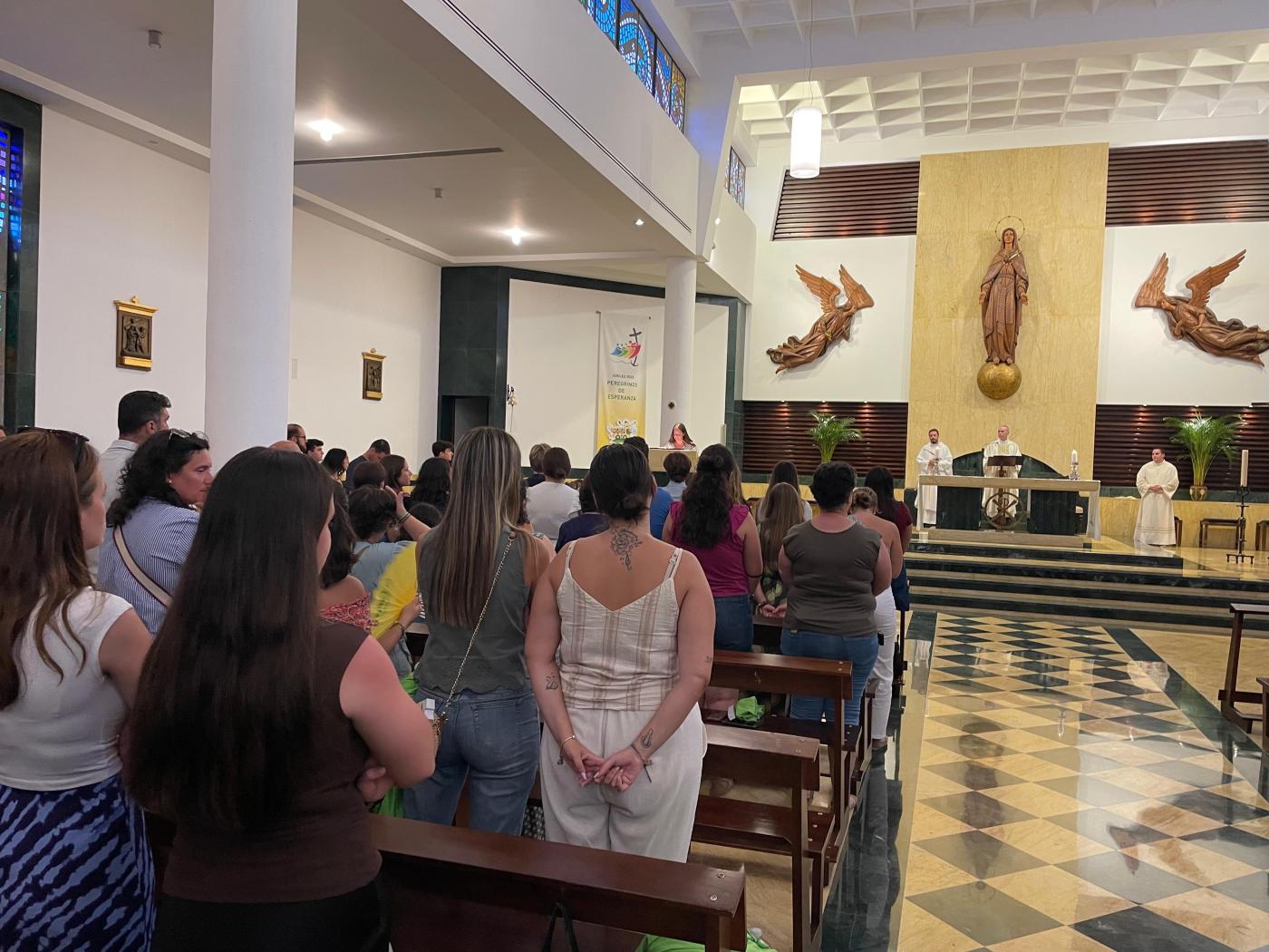Jóvenes peregrinan a Roma al encuentro con el Resucitado