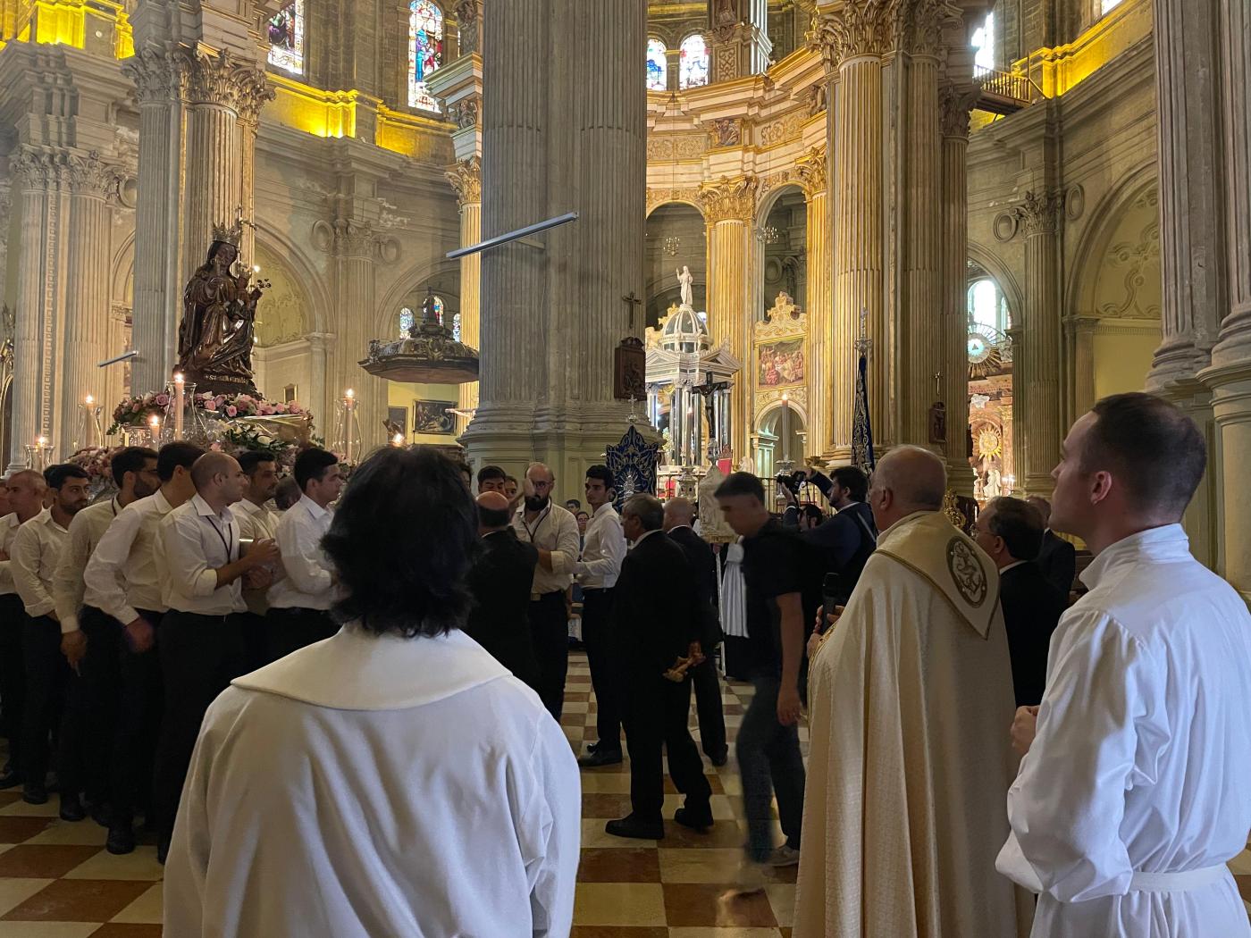 Bajada de Santa María de la Victoria a la Catedral