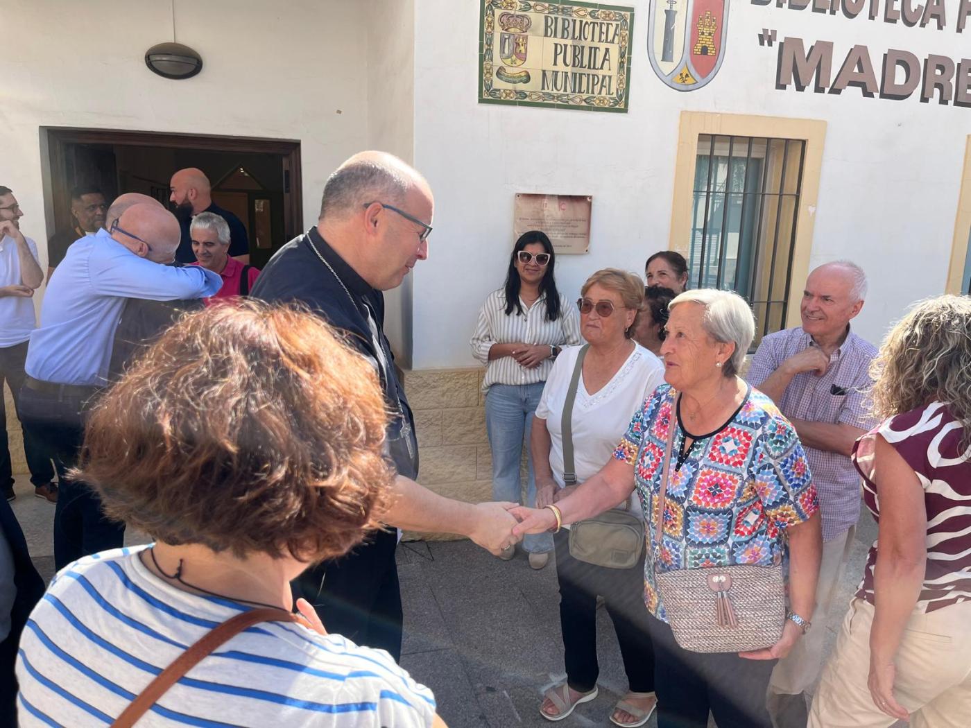 El Obispo de Málaga visitando a los fieles de Estación de Cártama