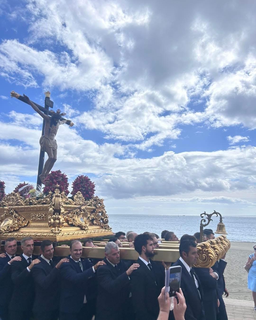 Estepona acogió a más de 500 hermanos de la Veracruz de España