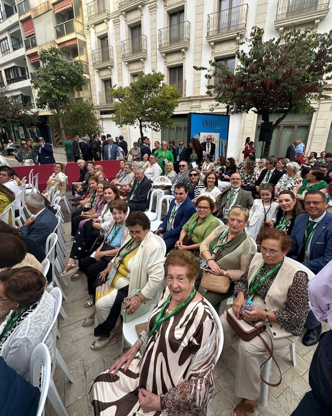 Estepona acogió a más de 500 hermanos de la Veracruz de España