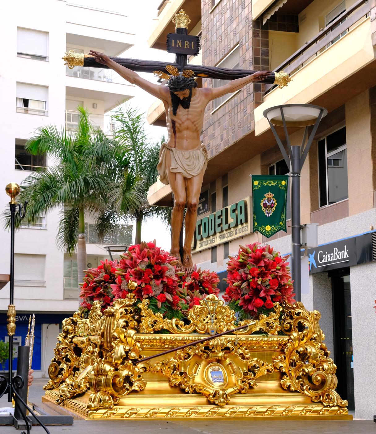 Estepona acogió a más de 500 hermanos de la Veracruz de España