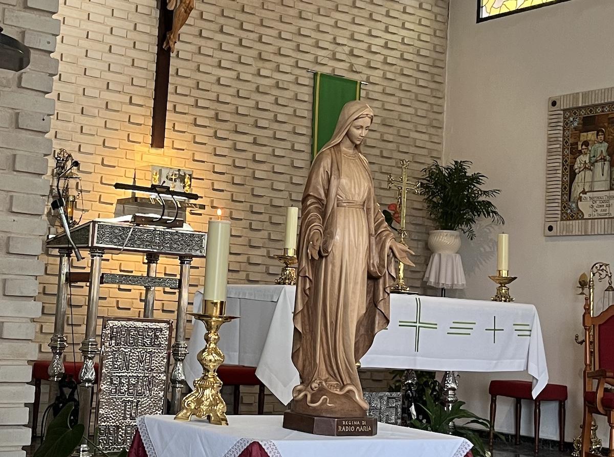 Virgen peregrina en la parroquia de la Sagrada Familia