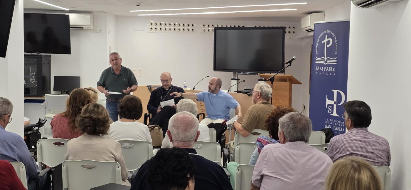 El apostolado seglar diocesano arranca el curso en compañía del Obispo