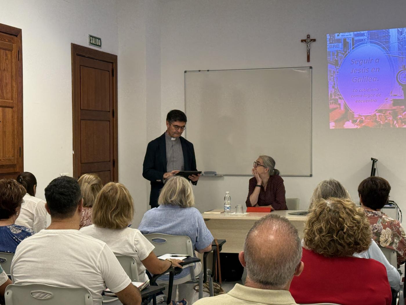 José Emilio Cabra presenta a Ianire Angulo