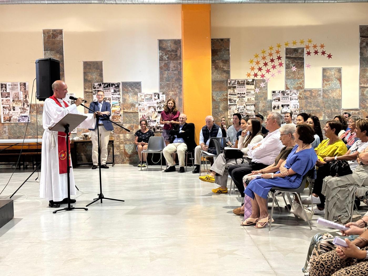 Agradecimiento a Carmen Velasco por su entrega