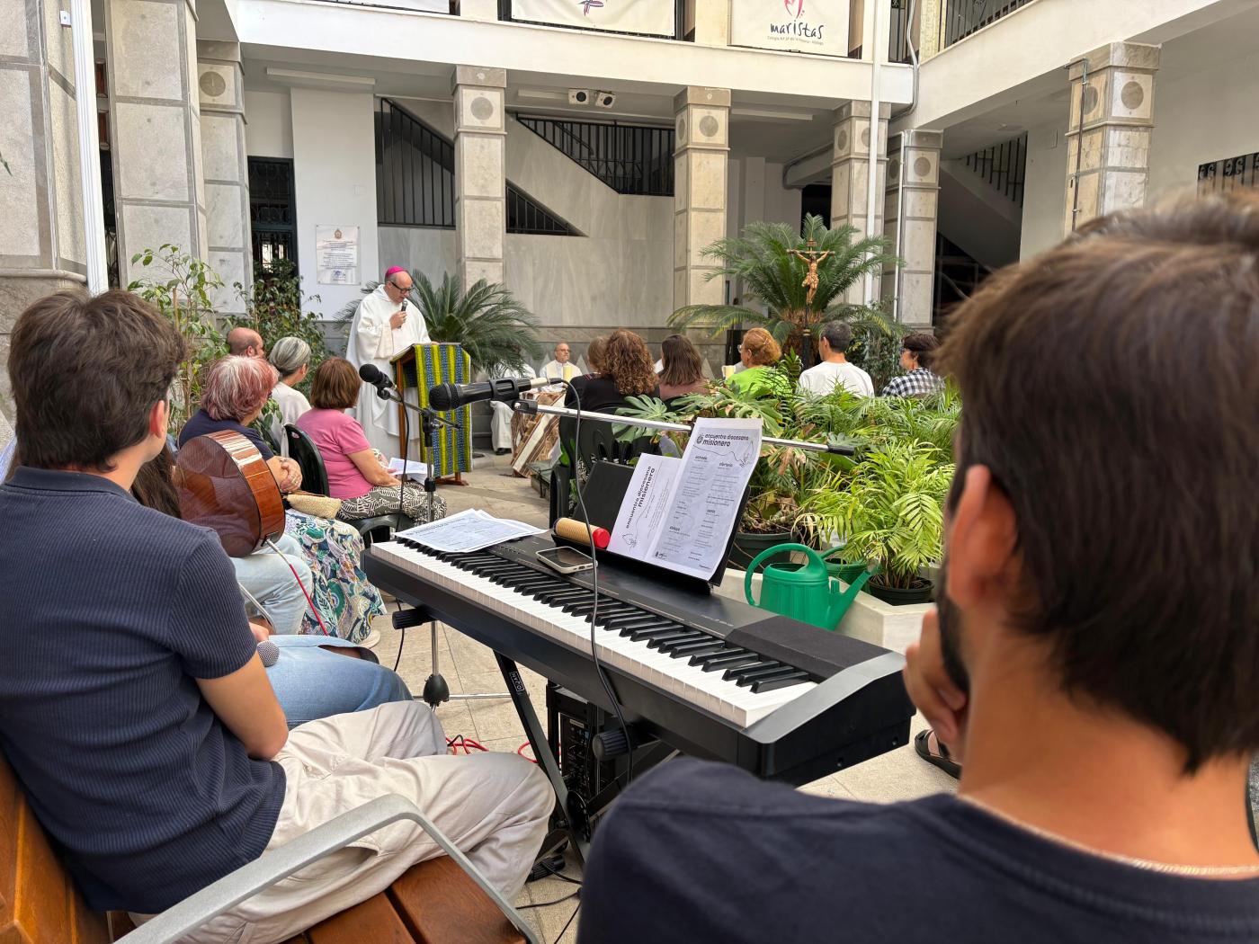 Testimonio y música en el Encuentro Diocesano Misionero