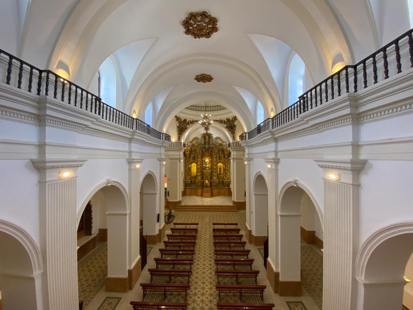 Interior de la parroquia de Cuevas de San Marcos tras su restauración bien