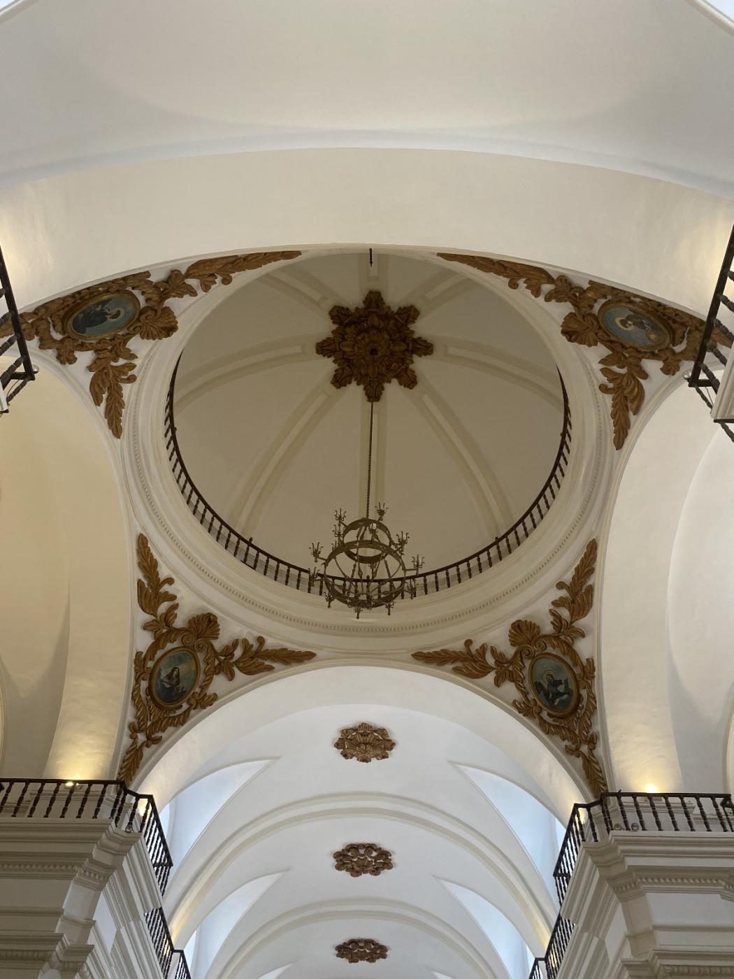 Interior de la parroquia de Cuevas de San Marcos tras su restauración