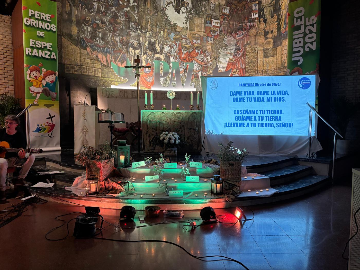 Los Músicos Católicos hicieron vibrar a los participantes en la vigilia de música y oración por la paz