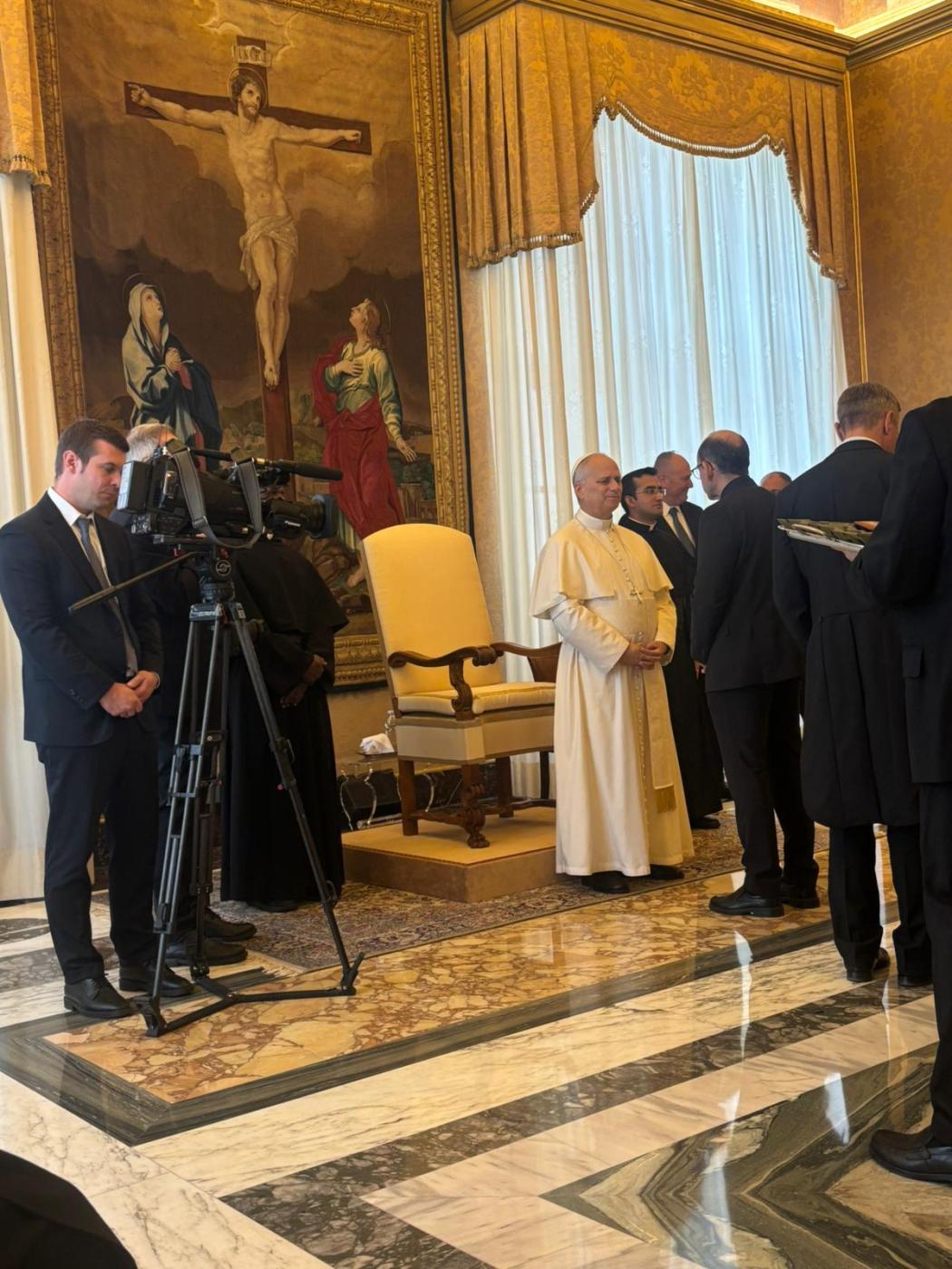 León XIV: «Que la liturgia en las parroquias sea cuidada y explicada con competencia»