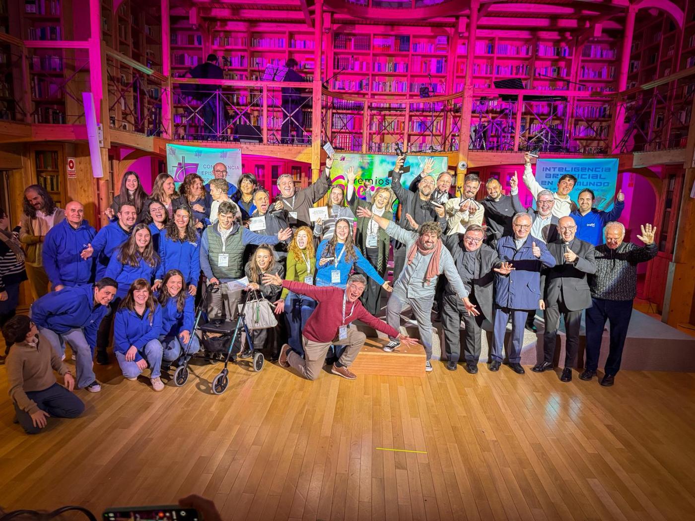 Juan Baena con sus dos Premios Spera 2024