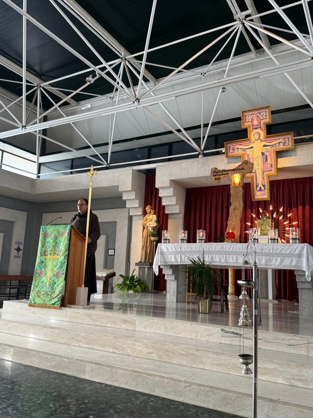 La fraternidad, hilo conductor del día de retiro para el clero de Axarquía Interior