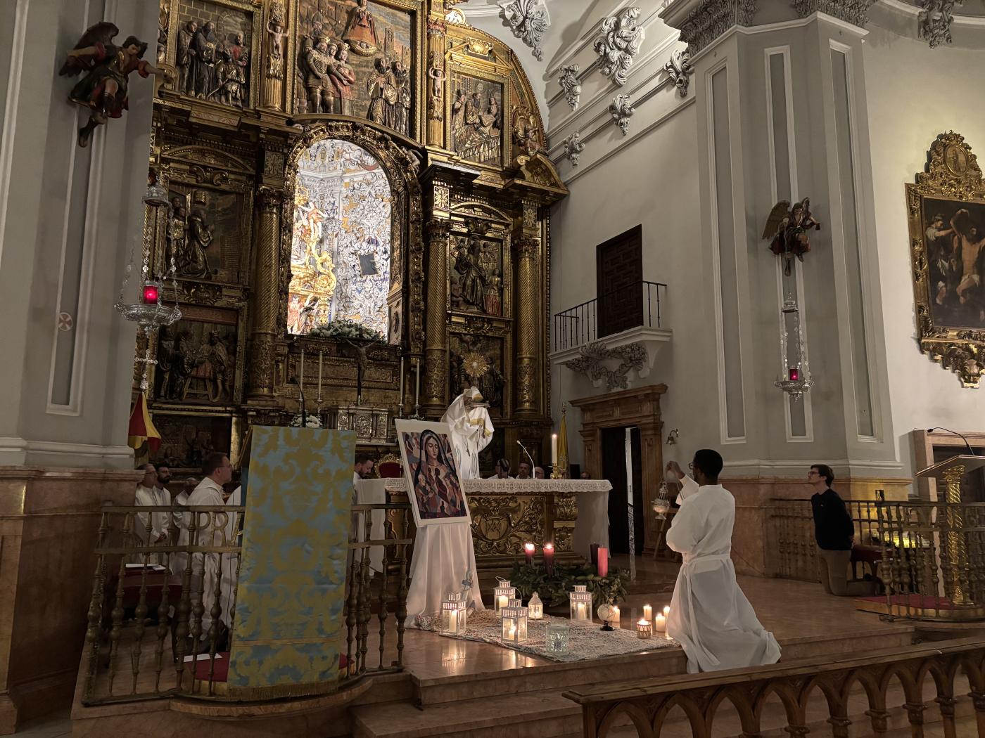 Mons. Satué a los jóvenes: «Alégrate, confía y ofrécete. El sí de María cambió la historia»