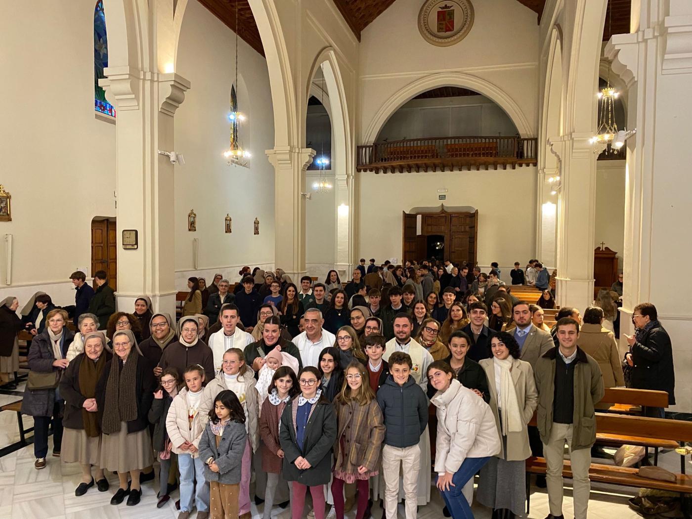 Mons. Satué a los jóvenes: «Alégrate, confía y ofrécete. El sí de María cambió la historia»