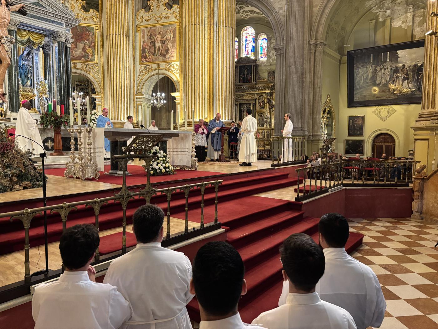 «Estos ministerios son una llamada a vivir con mayor intensidad vuestra relación con Cristo Palabra y Cristo Eucaristía»