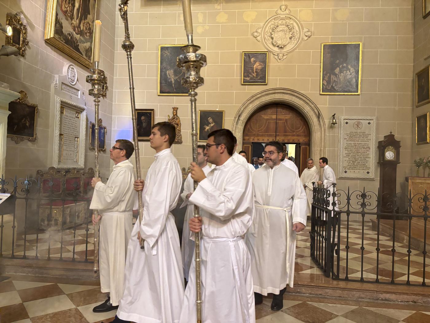 «Estos ministerios son una llamada a vivir con mayor intensidad vuestra relación con Cristo Palabra y Cristo Eucaristía»