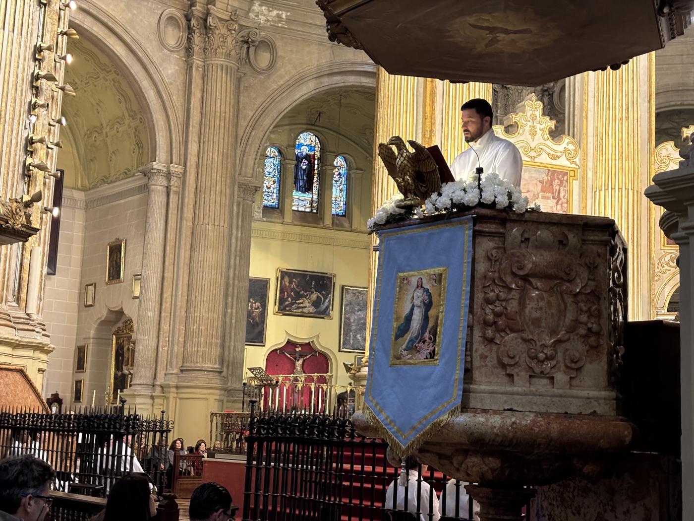 «Estos ministerios son una llamada a vivir con mayor intensidad vuestra relación con Cristo Palabra y Cristo Eucaristía»