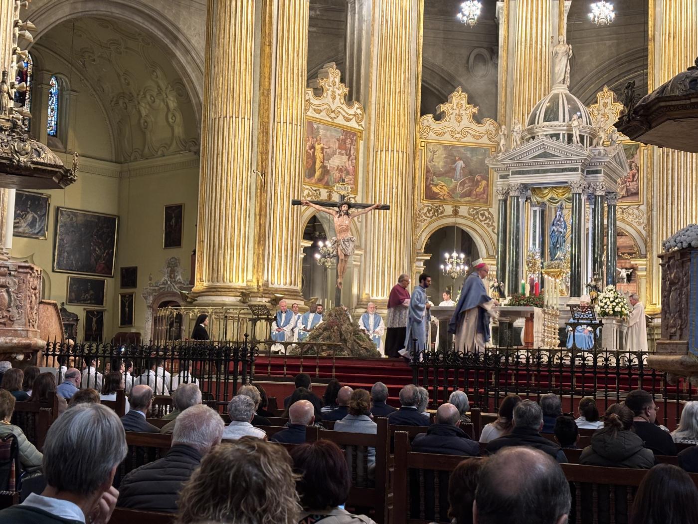 «Estos ministerios son una llamada a vivir con mayor intensidad vuestra relación con Cristo Palabra y Cristo Eucaristía»