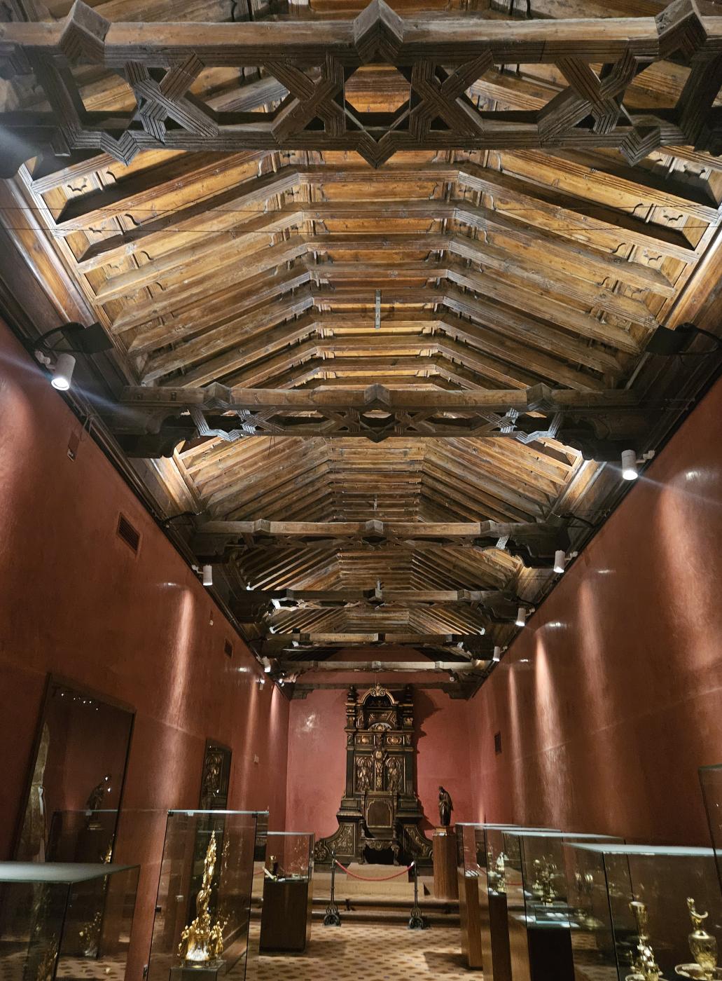 Artesonado mudéjar del techo del museo catedralicio de Málaga
