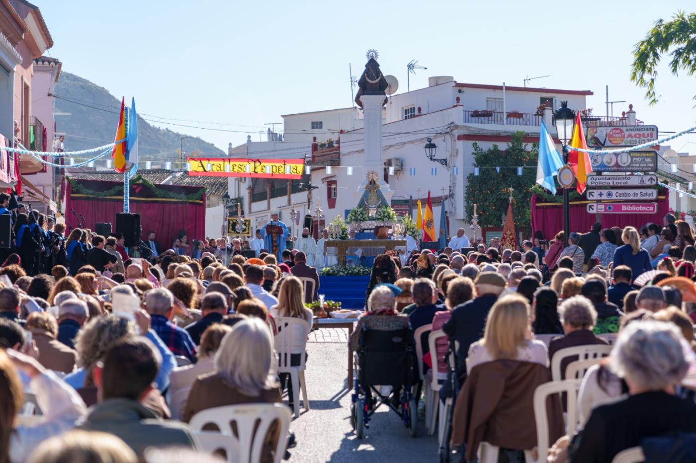 Pizarra vive un día histórico con la bendición del monumento del Triunfo a la Virgen de la Fuensanta 