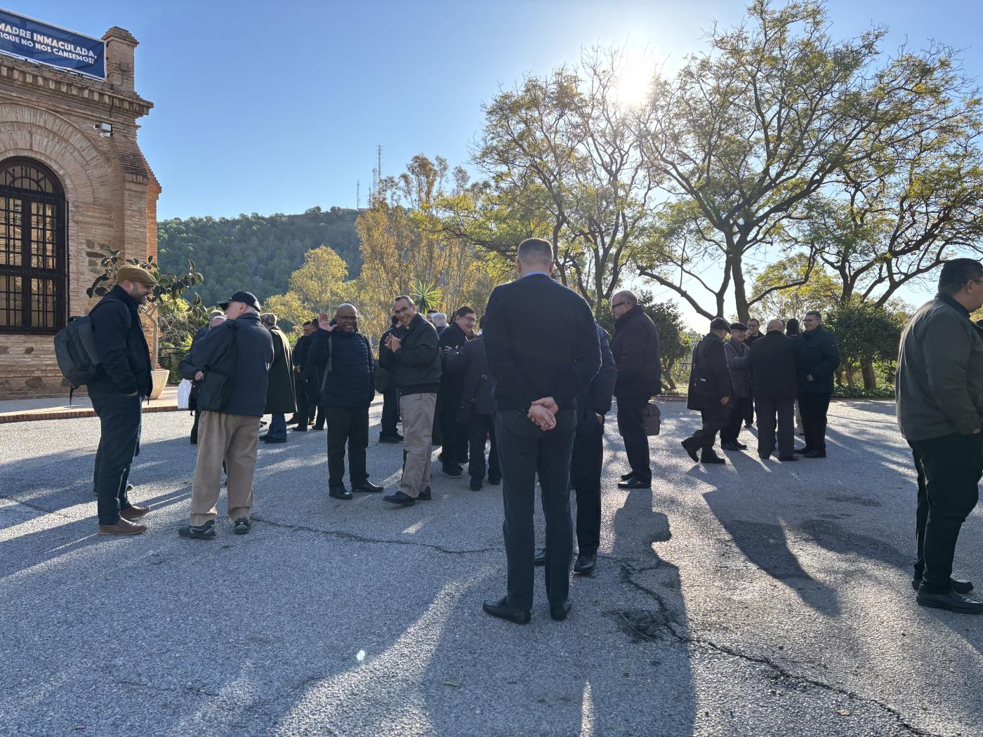 El clero celebra su retiro de Adviento y se felicita la Navidad