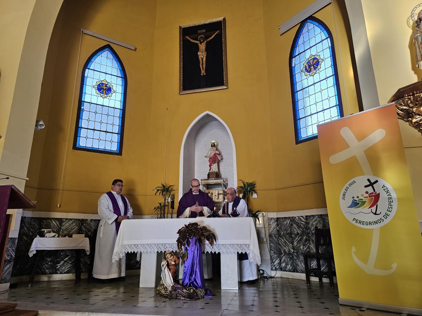Mons. Satué visitó el Hospital Marítimo de Torremolinos