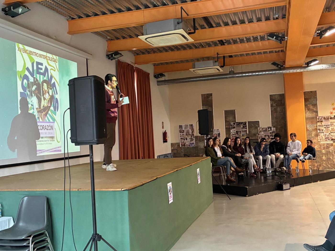 Cientos de jóvenes con corazón compartieron el XV Encuentro Intercolegial