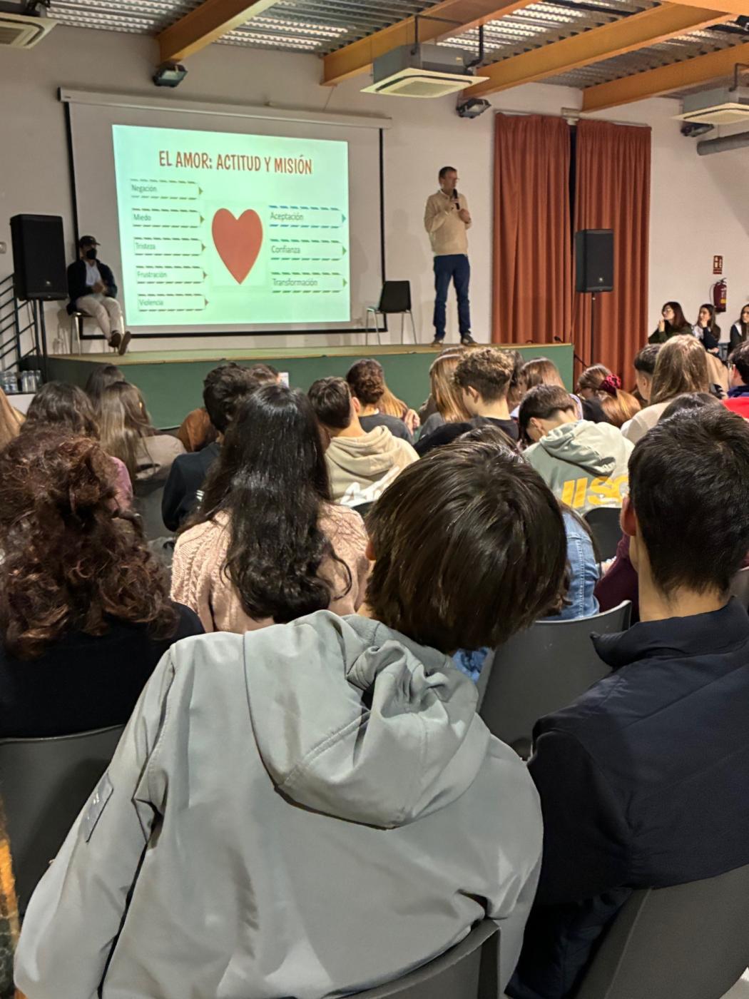 Cientos de jóvenes con corazón compartieron el XV Encuentro Intercolegial