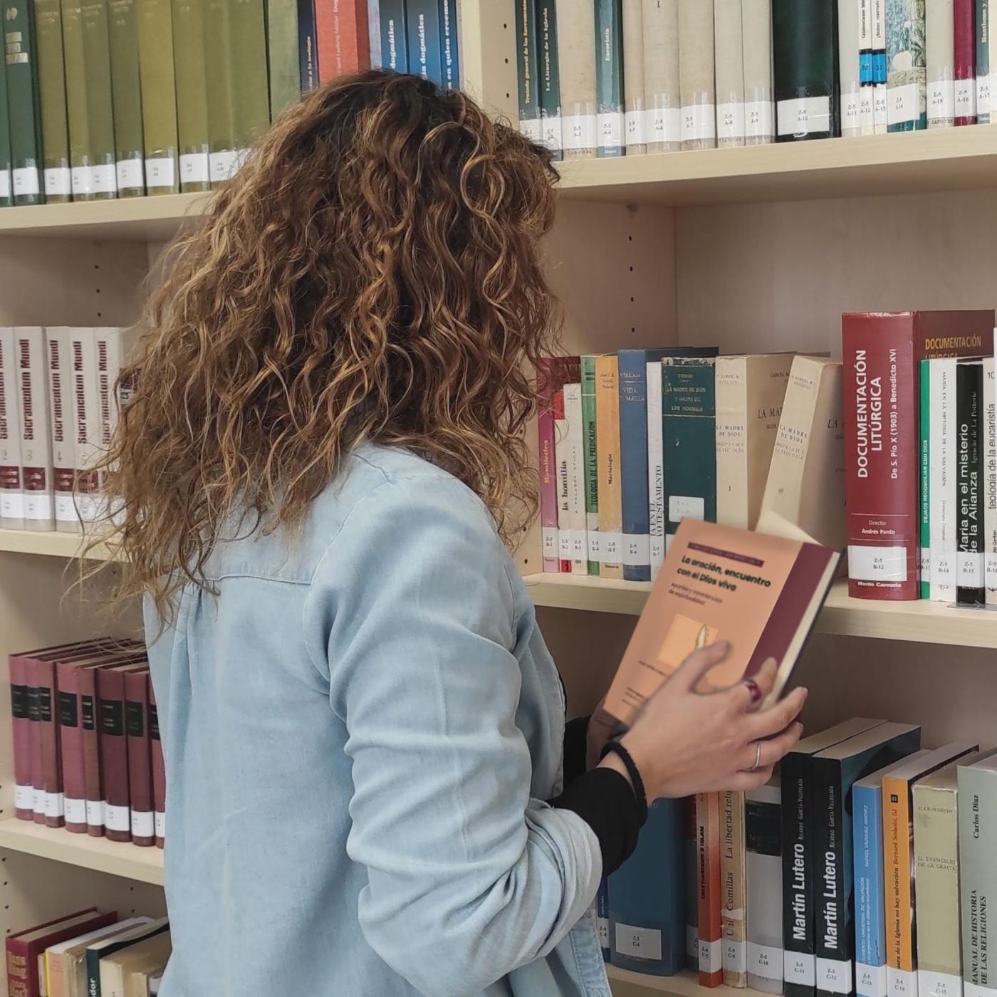 Las publicaciones del CESET, a la venta online, en librerías y fuera de España