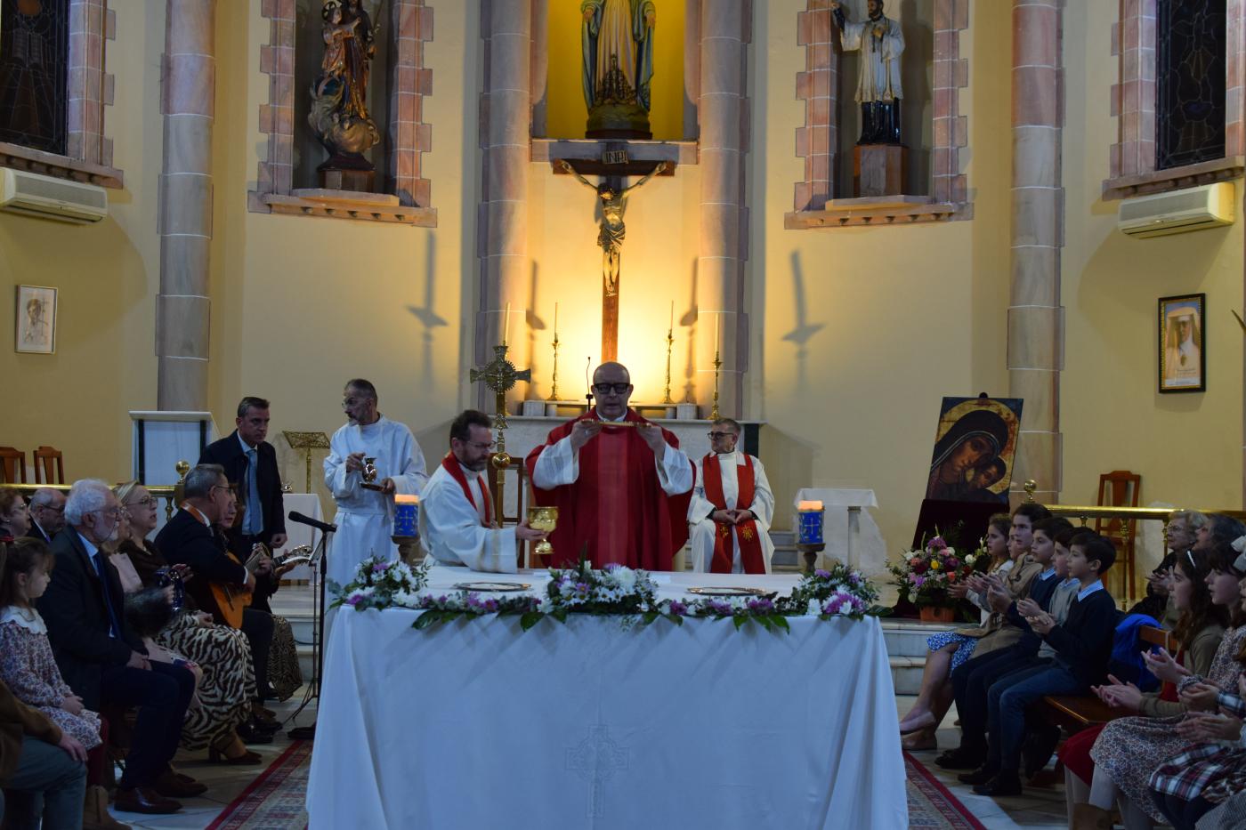 El Obispo, tras su visita: «El reto de futuro es dotar de una estructura arciprestal, dar cuerpo a la Iglesia en Melilla»