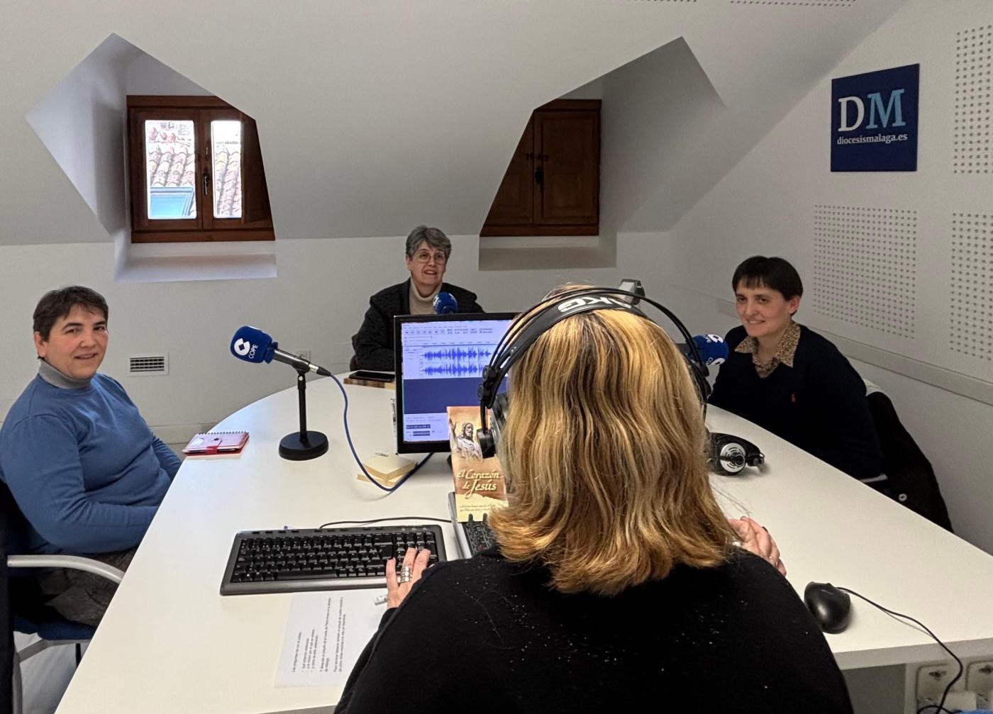 Las Misioneras de las Doctrinas Rurales, Melilla y la familia, en El Espejo